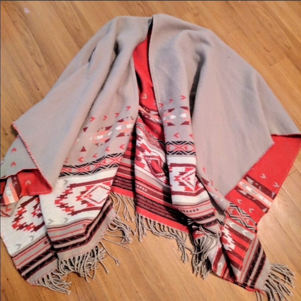 AMERICAN EAGLE Aztec-print poncho
